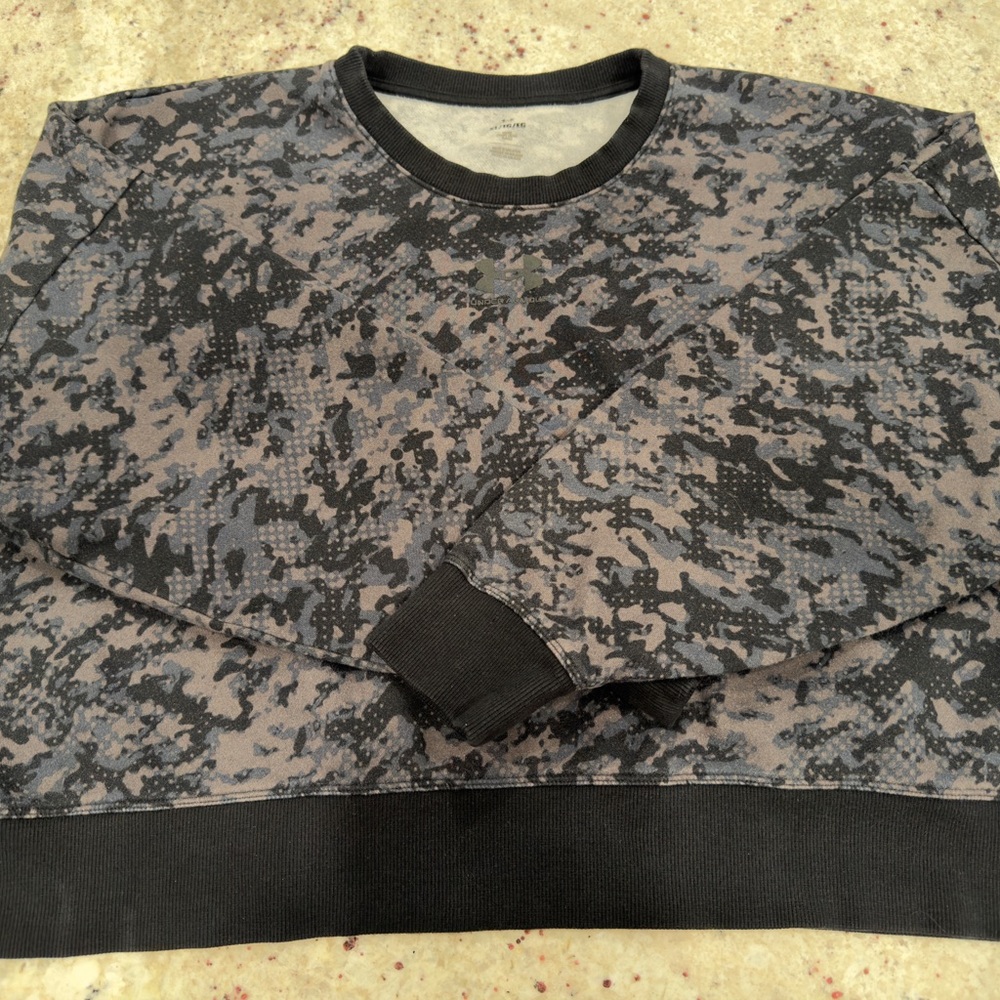 Under Armour Women's XL Camo Fleece Crewneck Sweatshirt Loose Fit